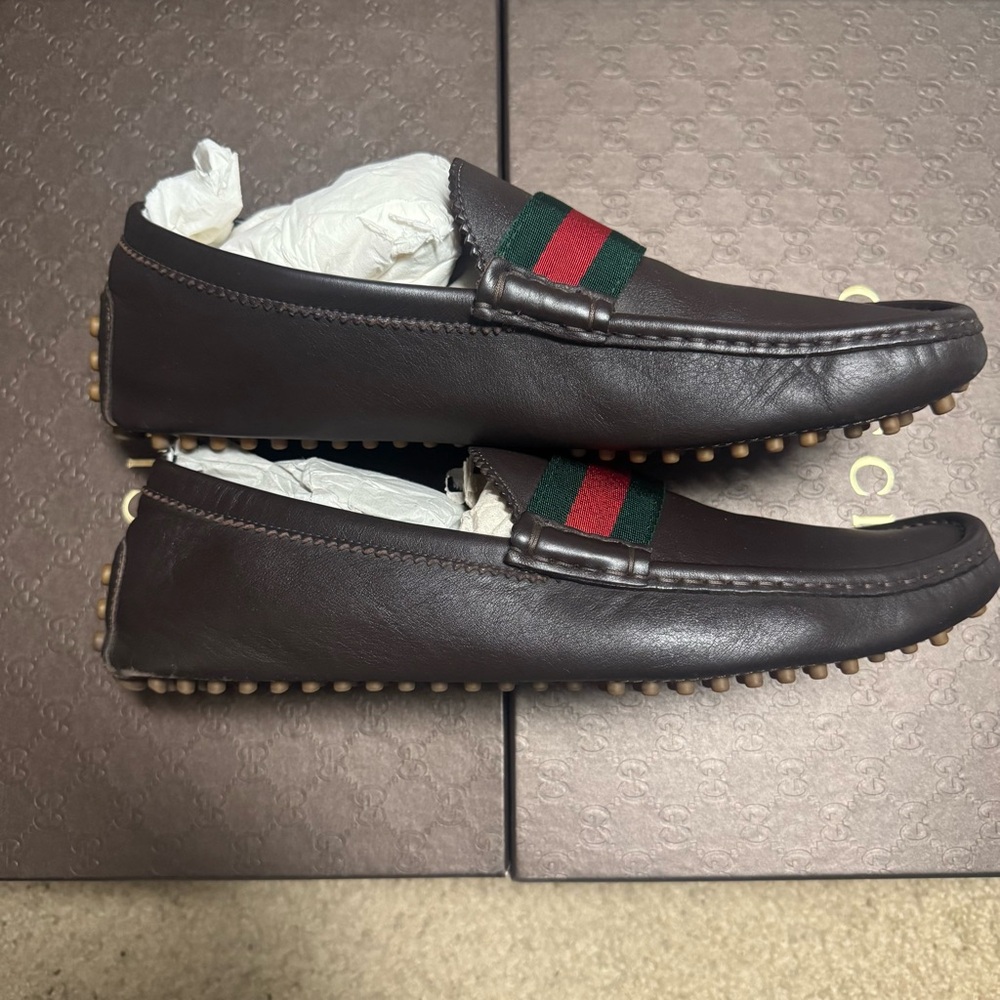 Gucci Brown and Green Leather Loafers with Signature Stripe - Picture 2 of 12